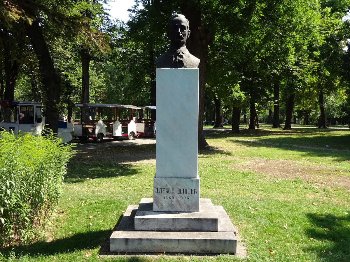 Monument to Aleksa Šantić at Kalemegdan Park