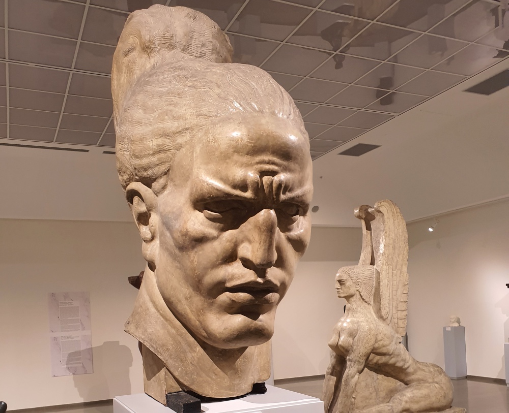 Exhibition of Meštrović's artwork, head of Miloš Obilić and the Sphinx